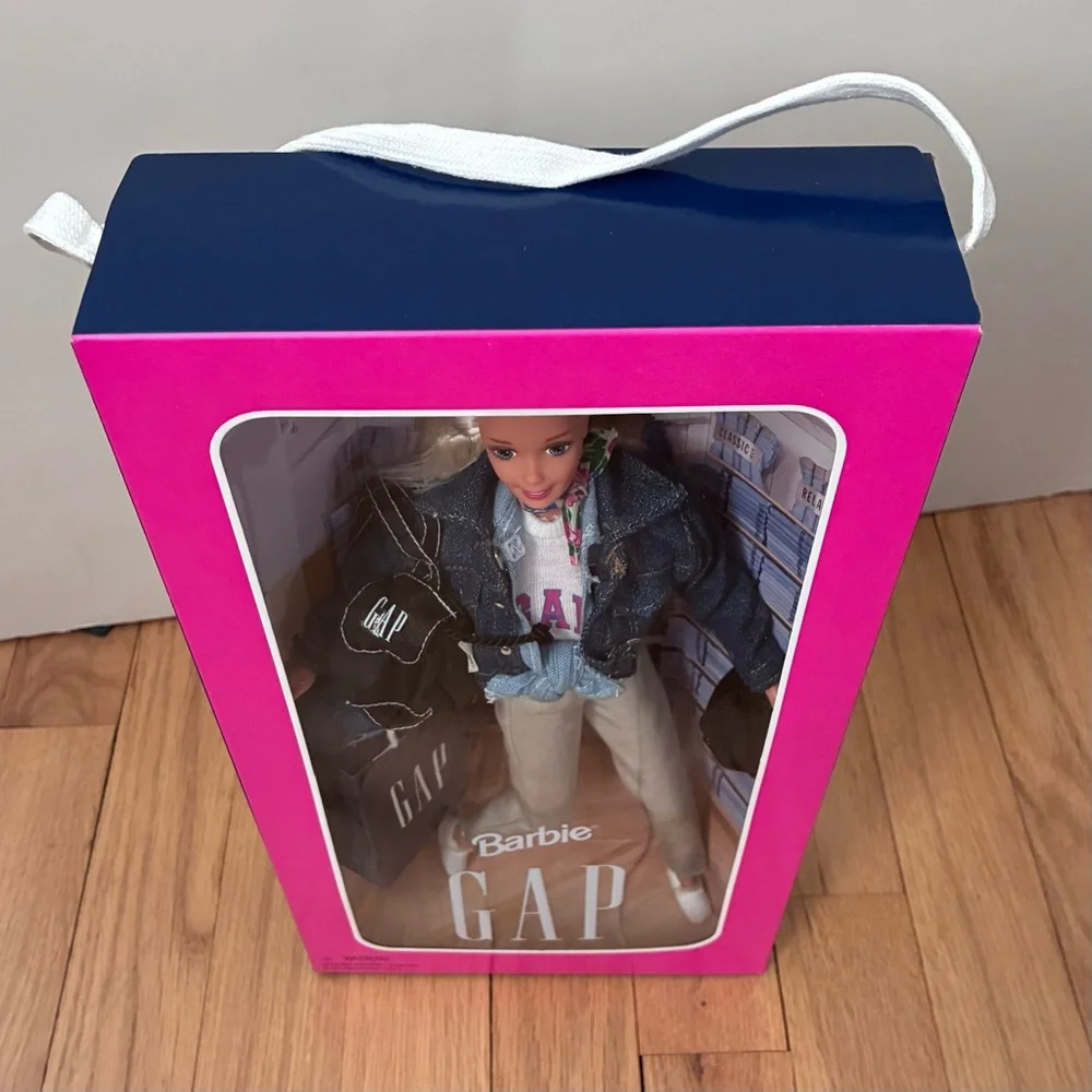 NWT BARBIE Vintage Gap Barbie Special Edition 1996.